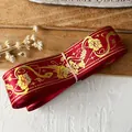 Nastro rosso con motivo floreale dorato per fiocchi fai-da-te e artigianato - Rotolo di Prova / Rosso