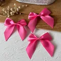Drei handgefertigte rosarote Satin-Schleifen für DIY-Haarschmuck und Geschenkverpackung - Basis Schleife / 4 Stück/Packung (2.5cm Bandbreite) / Dunkelgrün