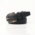 Cintura da donna nera a motivo coccodrillo con fibbia a ferro di cavallo dorata lucida - Nero