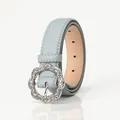 Cintura da donna celeste in ecopelle con fibbia floreale in argento dallo stile vintage - Grigio Blu