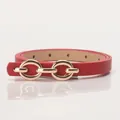 Schmaler roter Damen-Gürtel aus Kunstleder mit goldener, ineinandergreifender Metallschnalle - Rot