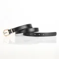 Minimalistischer schwarzer Ledergürtel für Damen mit goldener Schließe im Bambus-Stil - 106cm / Schwarz