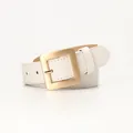 Cintura da donna bianca minimalista con elegante fibbia metallica quadrata dorata - 2.8cm x 103cm / Bianco