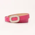 Cintura da donna fucsia in ecopelle con elegante fibbia di perle e strass lucidi - Rosso rosa