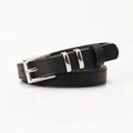 Cintura da donna minimalista in pelle nera con fibbia quadrata argentata - Nero