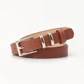 Cintura sottile in pelle marrone con fibbia ad ardiglione argento e doppi passanti - Cammello