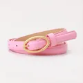 Cintura sottile in pelle rosa da donna con fibbia ovale dorata e cuciture bianche - Rosa
