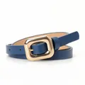 Schmaler dunkelblauer Ledergürtel für Damen mit polierter goldener Metallschnalle - Marineblau