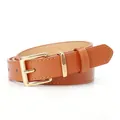 Schicker brauner Ledergürtel mit goldener Rechteckschnalle und gelber Ziernaht für Damen - Camel