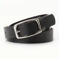 Cintura minimalista in pelle nera da donna con fibbia quadrata argentata e cuciture fini - Nero