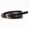 Cintura sottile nera minimalista da donna con elegante fibbia quadrata in metallo dorato - Nero