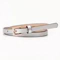 Sottile cintura in ecopelle argento per donna con fibbia quadrata dorata lucida - Argento