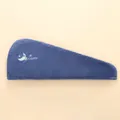 Détail du bonnet de douche en polaire corail bleu foncé avec broderie lune et étoiles - Motif Lune & Étoile / Bleu marine