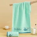 Serviette en coton vert menthe absorbante avec motif baleine et broderie Dolphin - 74x34cm / Baleine Vert