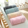Set di 4 asciugamani viso in cotone a righe morbidi in grigio, blu, giallo e rosa per la casa - Multicolore