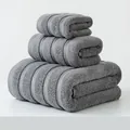 Set di tre asciugamani in cotone grigio con trama morbida, include telo mare e viso morbido - Asciugamano Mani Asciugamano Viso e Telo Mare / Grigio Grafite