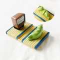 Schattig groen kikkertje in Japanse stijl op tatami mat met retro TV-standaard houder - Kikker Tatami