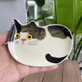 Piattino per salse giapponese in ceramica con grazioso design a gatto maculato crema - Gatto Calico Sdraiato