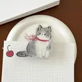 Niedliche grau-weiße Acryl-Katzenklammer mit roter Schleife für Briefpapier - Katze mit Roter Schnur