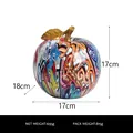 Escultura de manzana graffiti con hoja dorada, figura de fruta colorida de 17cm decor - Grande / Graffiti