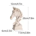 Detailansicht der Pferdekopffigur aus Harz mit Maßen von 20cm Höhe und Sandsteinstruktur - Klein (24cm) / Retro Sandstein