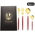 Détail du service de couverts 4 pièces rouge et or avec une élégante boîte cadeau noire - Or Rose Rouge