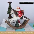 Babbo Natale su cavallo a dondolo bianco in resina, decoro natalizio da 37x31cm - Stile Cavalcando Cavallo a Dondolo (RRW101-G)