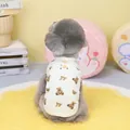 Détail du gilet blanc pour animal à motif ours et boutons en bois - S / Poche zippée