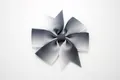 Fishtail bow hair clip featuring a grey and white gradient grosgrain ribbon design - Flat Pad / Black