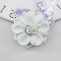 Handgefertigte weiße Mikrofaser-Kamelie Blume für DIY Haarschmuck und Schuhe - Weiß