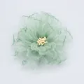 Fermaglio per capelli con fiore in organza verde chiaro e petali a strati con perline - Verde