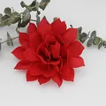 Flor de tela roja de 8,5cm hecha a mano con textura de lino para manualidades y ropa - Rojo