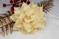 Broche de flor artesanal en tela de malla champán brillante con pétalos en capas - Amarillo