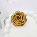 Fiore di rosa in raso dorato fatto a mano per fermagli e decorazioni fai-da-te - Base piatta / Giallo zenzero
