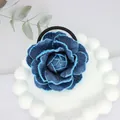 Elastico per capelli fatto a mano con rosa in denim blu per donna stile retrò - Medio / Denim Blu Scuro