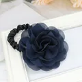 Elastico per capelli con fiore di rosa in chiffon blu navy e petali in tessuto - Blu Notte