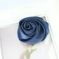 Handgefertigte königsblaue Satinrose 5cm für DIY Haarschmuck und Broschennadeln - Marineblau