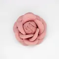 Rosafarbene Kamelienblüte aus Stoff mit Schichtblättern für DIY Kleidung und Hüte - Rosa