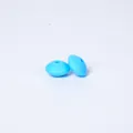 Himmelblaue 12mm Silikon-Linsenperlen für DIY-Schmuckherstellung und Halsketten - Kornblumenblau