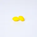 Zwei gelbe 12mm Silikonperlen in Linsenform für DIY Halsketten und Schmuck - Gelb