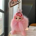 Roze echt bont pop sleutelhanger met gebreide muts en kersendecoratie aan tas - Lichtroze