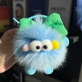 Pluizige blauwe monster sleutelhanger met grote ogen en een kralen polsbandje - Hemelsblauw