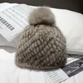 Berretto in pelliccia di visone intrecciata per bambini con grande pompon di volpe - Taglia unica / Grigio Champagne