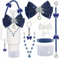 Base in silicone blu glitterato e set di ciondoli decorativi per tazze Stanley - Set 12
