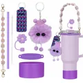 Détail de l'ensemble mauve avec base en silicone, sangle florale et breloque pour tasse - Élégant Minimaliste Violet (21)