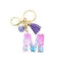 Porte-clés lettre M en résine pailletée violet et bleu avec chaîne dorée et pompon - Lettre M (Style 13)