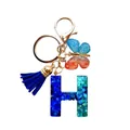 Porte-clés lettre H en résine avec paillettes bleues, papillon et pompon soyeux - Lettre H Pailletée Bleu-Vert (QS2157)