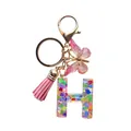 Porte-clés lettre H en résine avec pompon papillon rose et paillettes cœur dorées - Lettre H Paillettes Cœur Rose (QS2157)