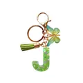 Porte-clés lettre J en résine avec paillettes vertes, papillon et pompon en cuir - Lettre J Paillettes Verte (QS2157)