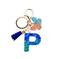 Porte-clés lettre P en résine avec paillettes dégradées, papillon et pompon bleu - Lettre P Paillettes Dégradé Bleu-Vert (QS2157)